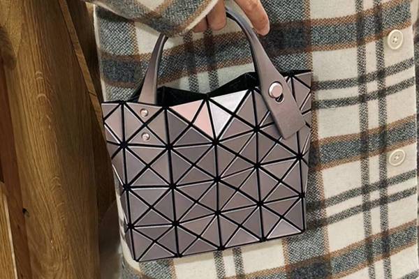 Bao Bao Issey Miyake 低至294刀！小方盒多色选！