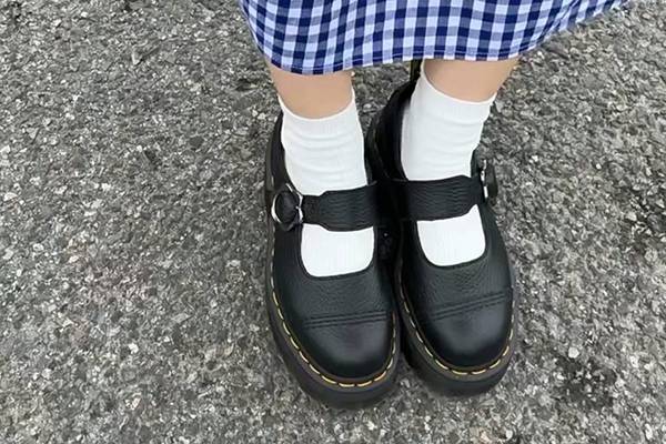 Dr.Martens 5折，花朵‮玛扣‬丽珍