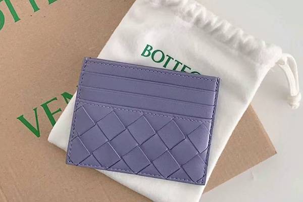 Bottega Veneta 176刀，4.5折，‮衣薰‬草紫色卡包