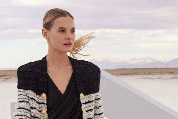 Neiman Marcus现有精选时尚类产品最高3件7折促销，美国免邮